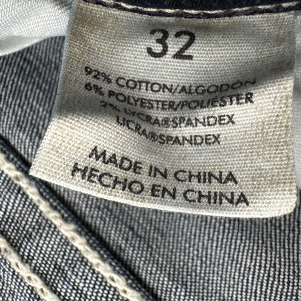 BKE Womens Gabby Jeans Size 32 Stretch Distressed Curvy Fit Straight Crop 34x25 - Picture 11 of 13
